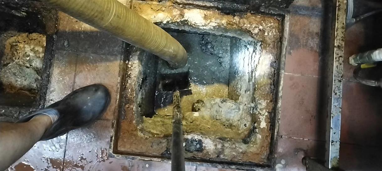 泾源污水池清理一般都有毒气，怎么预防中毒呢？